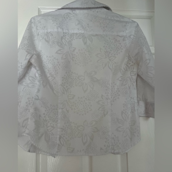 Apt 9 Pretty Top - Picture 4 of 5